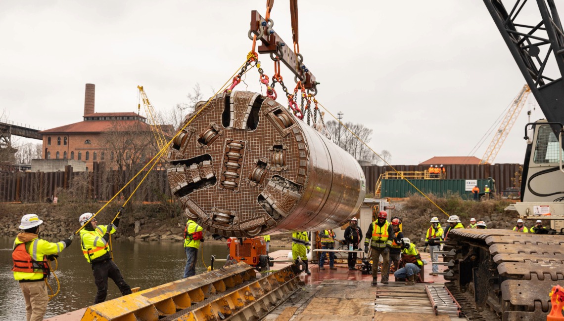 arney Marine will support the wet retrieval of two microtunnel boring machines as they enter the underwater excavation